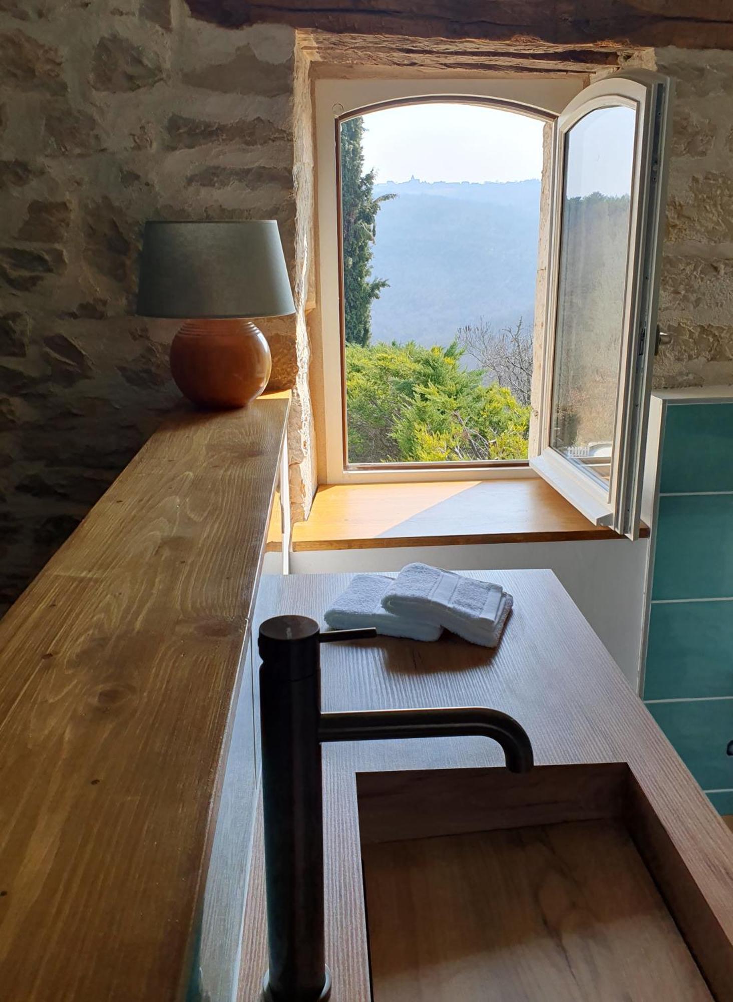 Reilhaguet Les Pierres Lotoises - Chambre Dhotes Le Pigeonnier מראה חיצוני תמונה